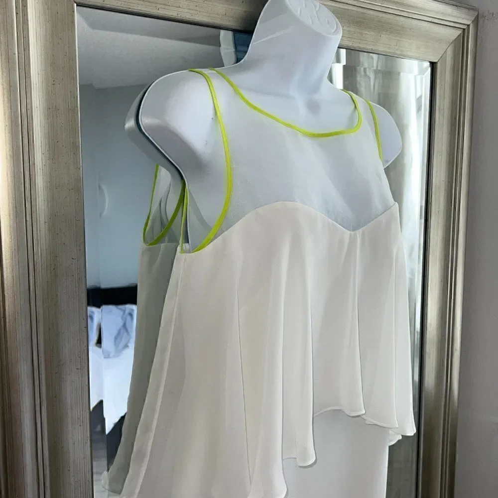 VINCE CAMUTO Sleeveless White Dress Extra Layer Chiffon Neckline Size 6